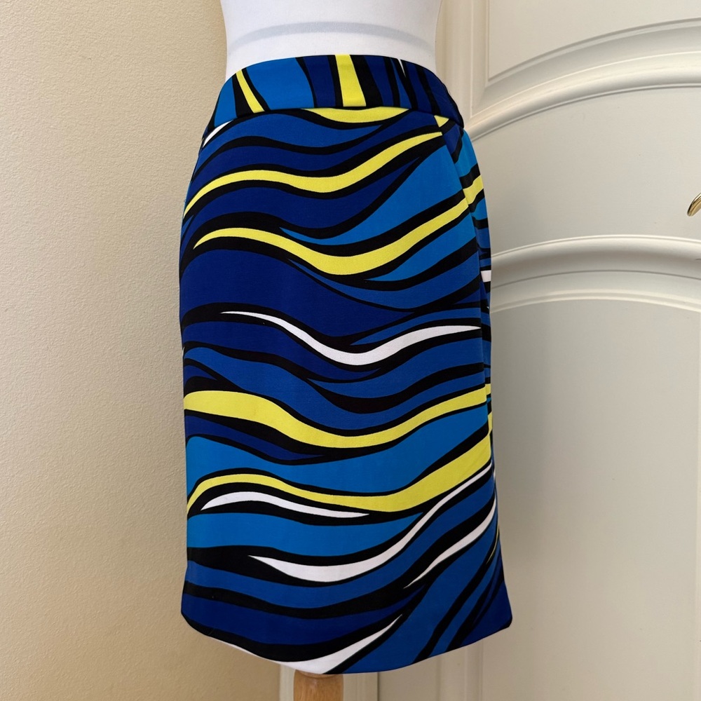 NWOT Premise Vibrant modern Blue and Yellow Wave Pattern knit Skirt